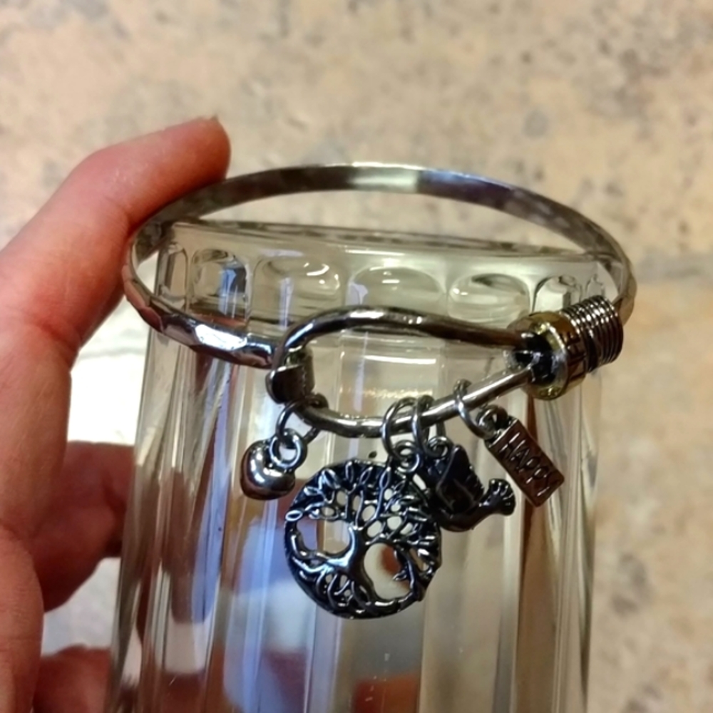 Live A Happy Life tree of life bird bracelet NWOT